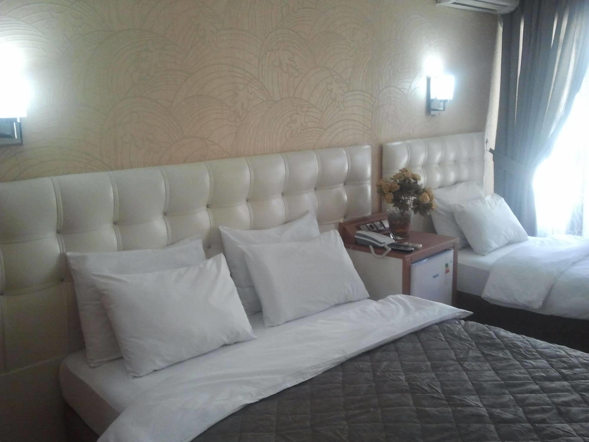 Hotel Kocaman Измир Екстериор снимка
