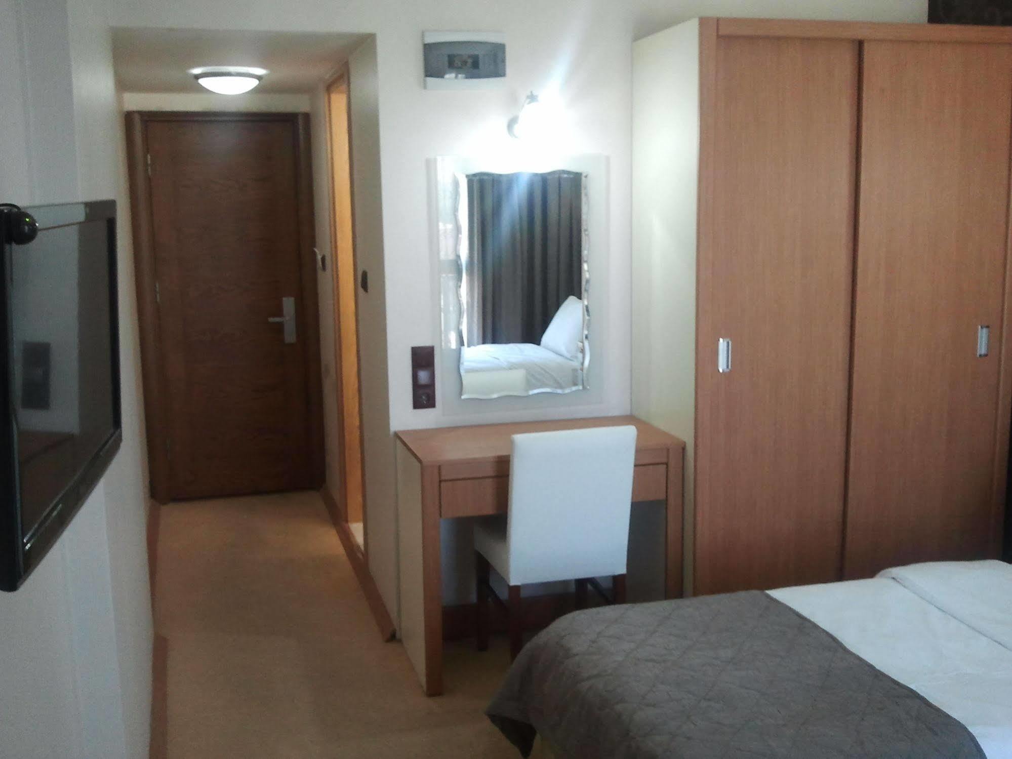Hotel Kocaman Измир Екстериор снимка