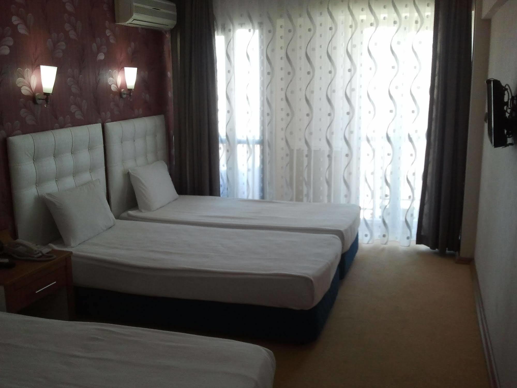Hotel Kocaman Измир Екстериор снимка