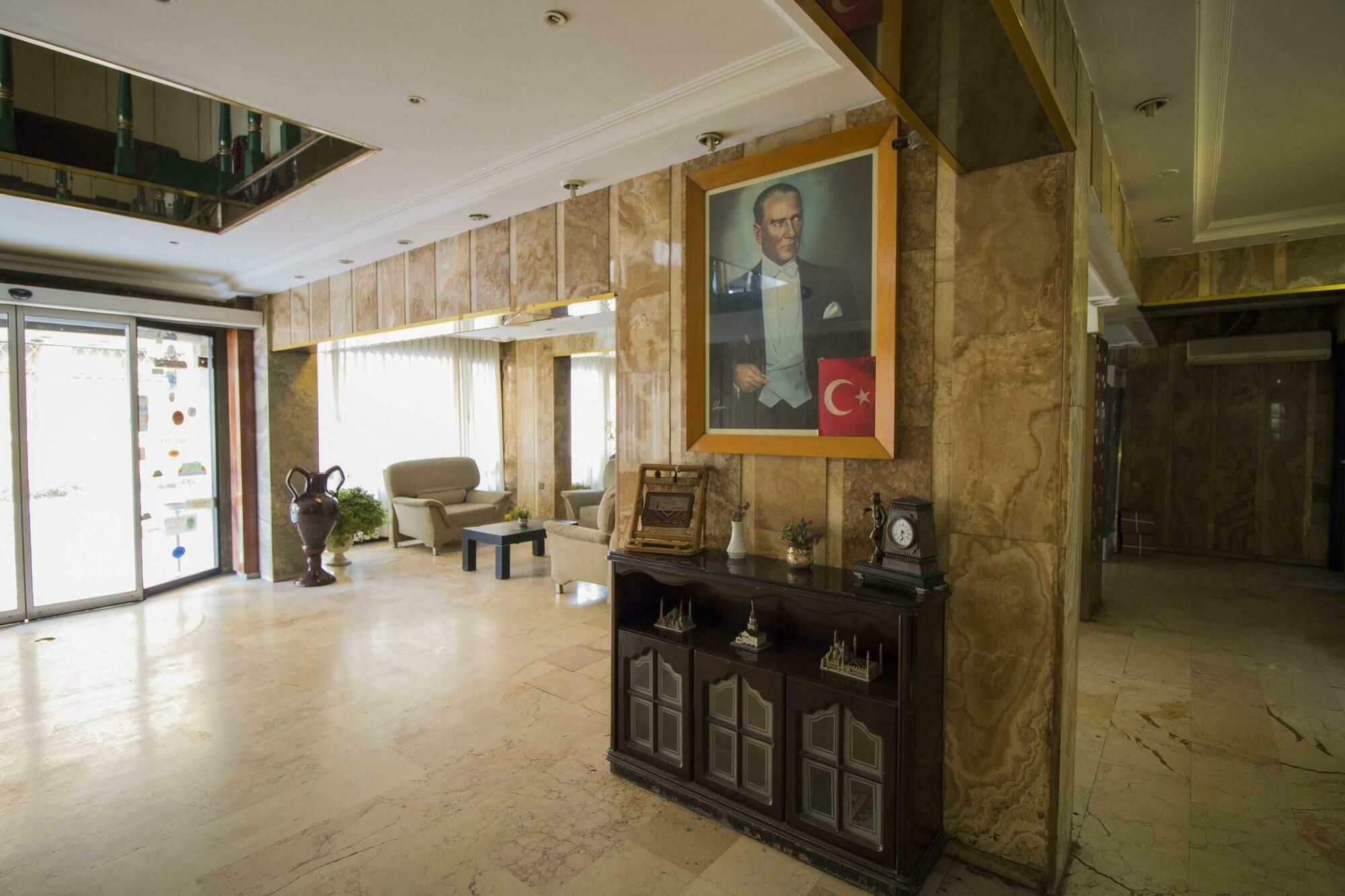 Hotel Kocaman Измир Екстериор снимка