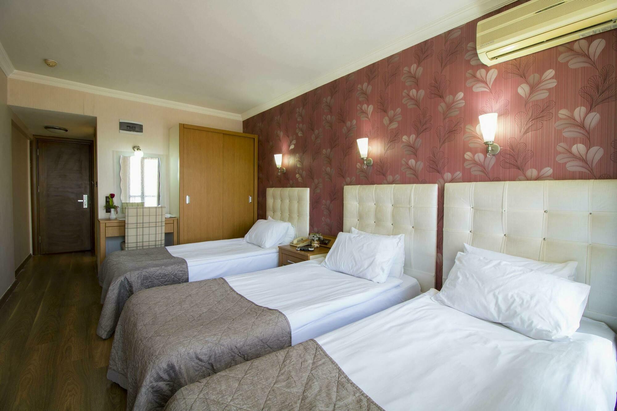 Hotel Kocaman Измир Екстериор снимка
