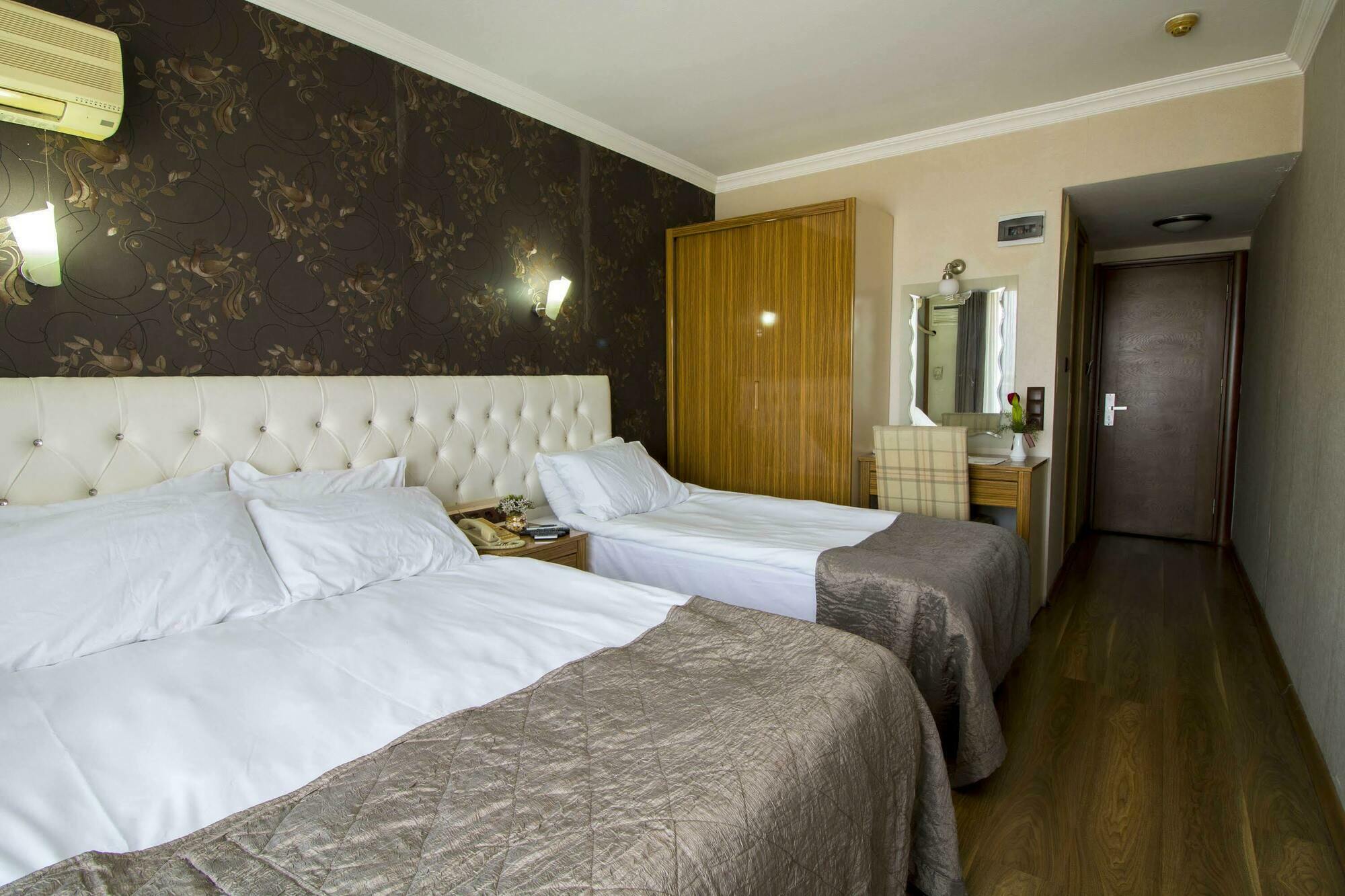 Hotel Kocaman Измир Екстериор снимка