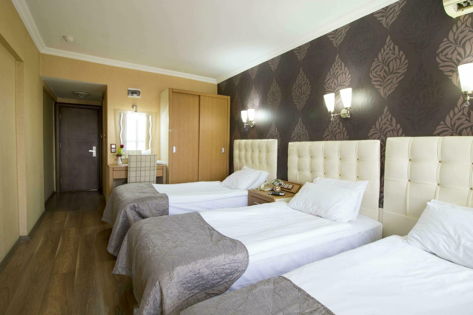 Hotel Kocaman Измир Екстериор снимка