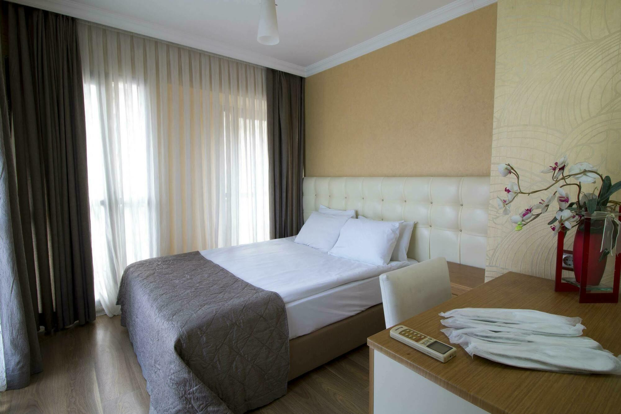 Hotel Kocaman Измир Екстериор снимка