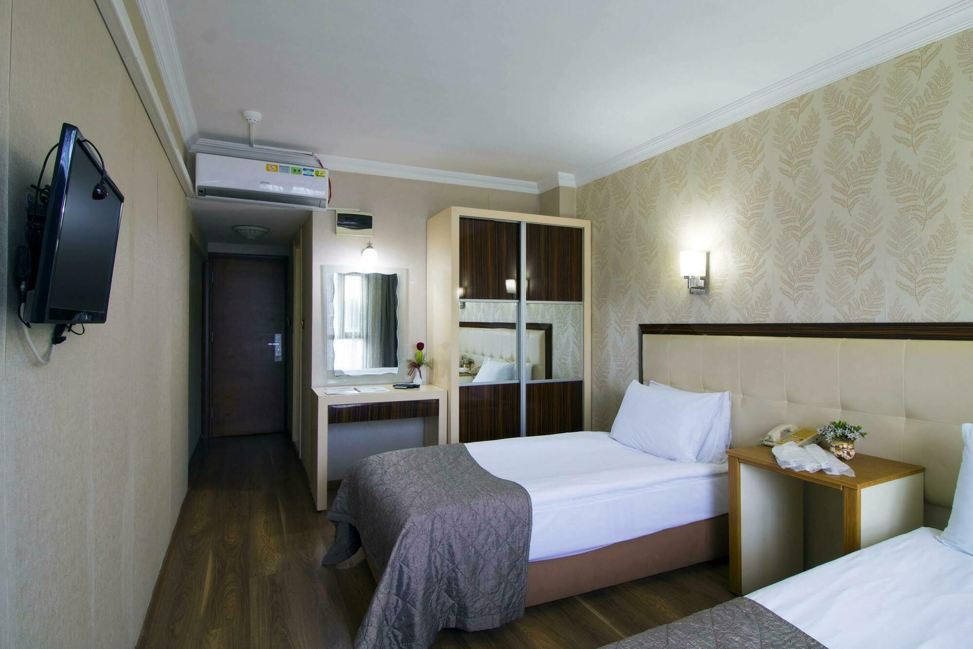 Hotel Kocaman Измир Екстериор снимка